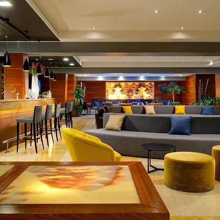 מלון Four Points By Sheraton 4*