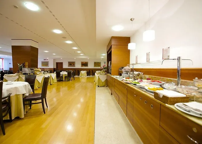 Four Points By Sheraton فندق سيينا