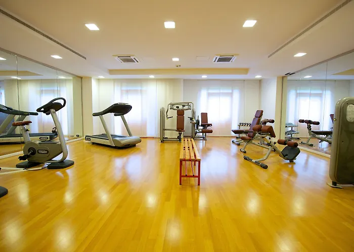 Four Points By Sheraton מלון 4*