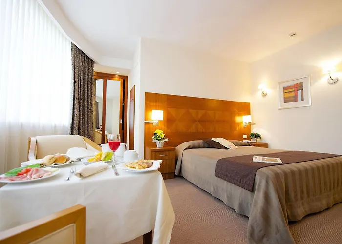 Four Points By Sheraton 4* سيينا